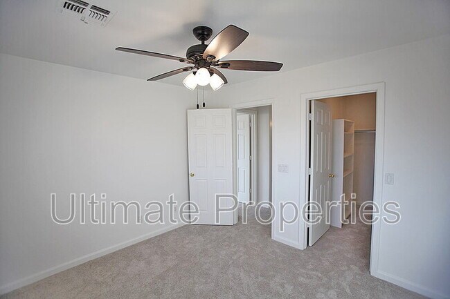 Building Photo - 20920 N 67th Dr