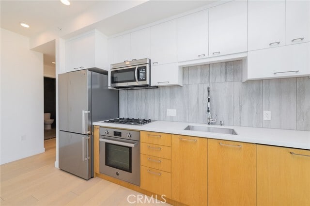 Building Photo - 400 S Broadway