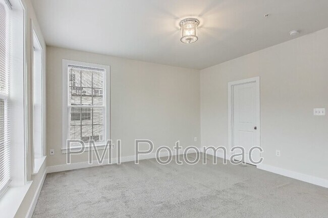 Building Photo - 2547 Auden Dr