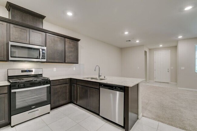 Building Photo - Bright & Spacious 3-Bedroom Home in Inspirada