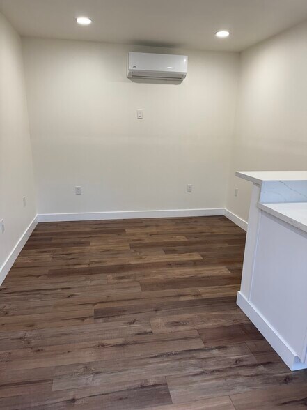 Living Room - 2525 Sirius St