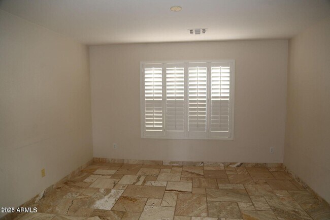 Building Photo - 1108 E Pinto Dr