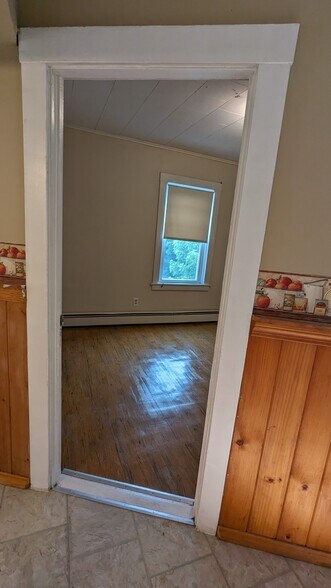 Building Photo - 237 Pleasant St