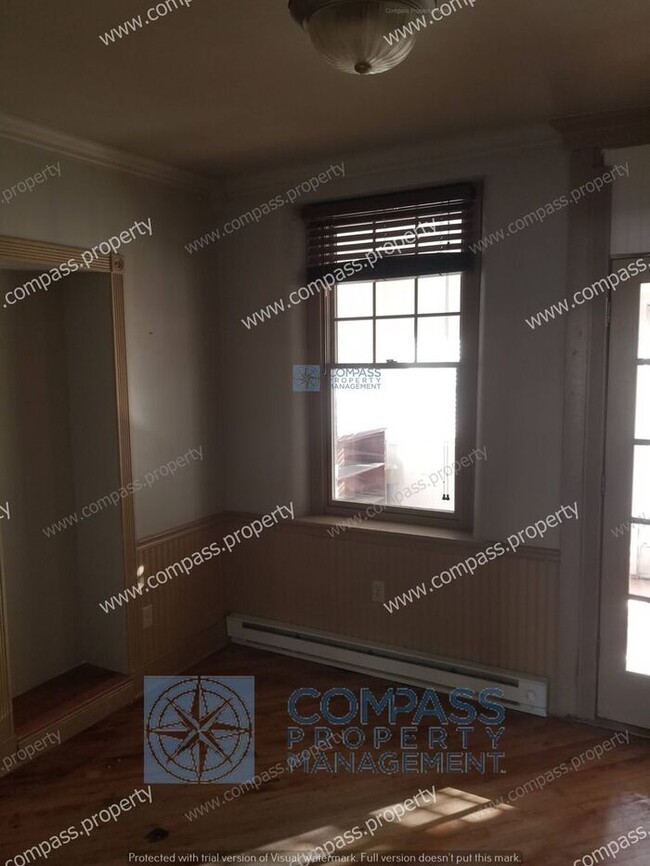 Building Photo - $995 - 1 Bedroom Apartment PLUS OFFICE are...