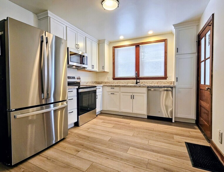 Building Photo - 221 Arch St