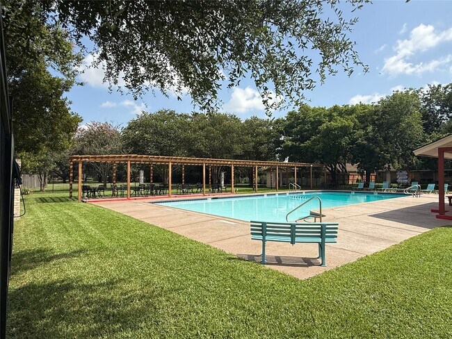 Building Photo - 1703 Windy Knoll Dr