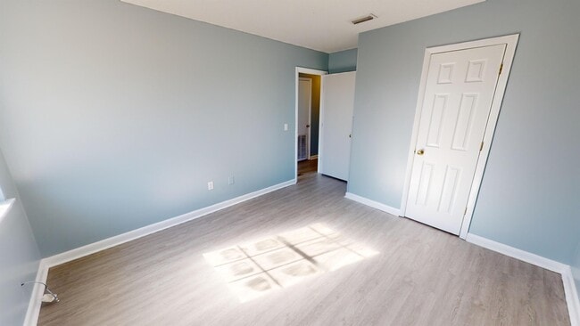 Building Photo - 125 Nann St