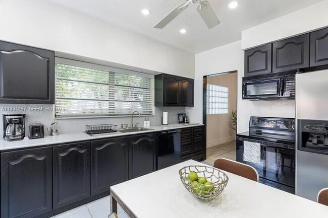 Building Photo - 1134 Harrison St