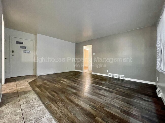 Building Photo - 4220 Curwood Ave SE