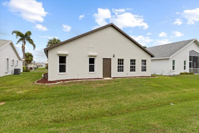 Building Photo - Sabal Springs Blvd