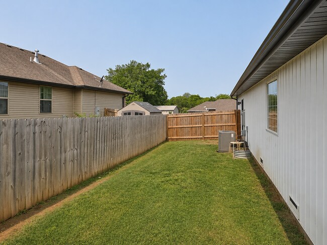 Building Photo - Your Dream Home Just Hit the Market – Don’t Miss Out!