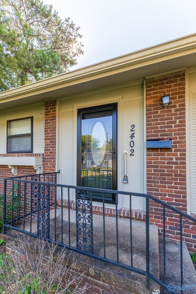 Building Photo - 2402 Mcclain Cir NW