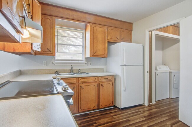 Building Photo - 1908 Swift Ave