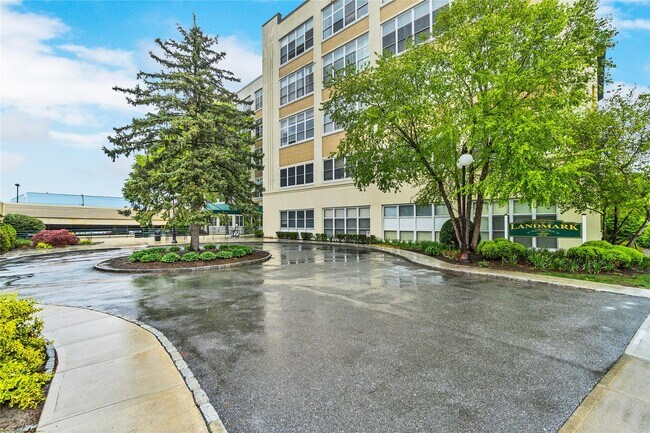 Building Photo - 1 Landmark Sq