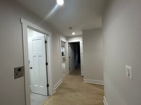 Building Photo - 696 Elm Pl