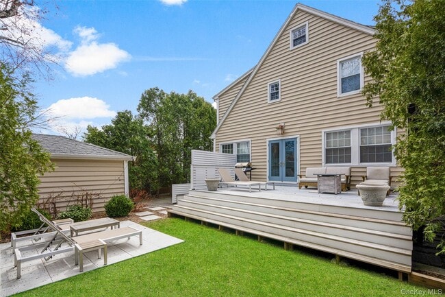 Building Photo - 225 Larchmont Ave