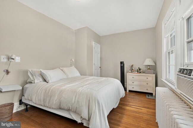 Building Photo - 3822 Beecher St NW