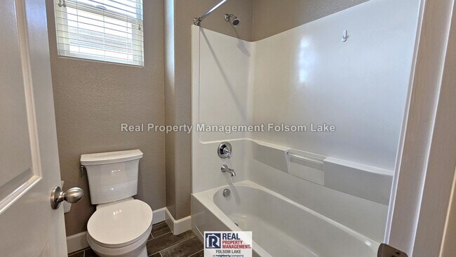Building Photo - 1479 Leonard Ct