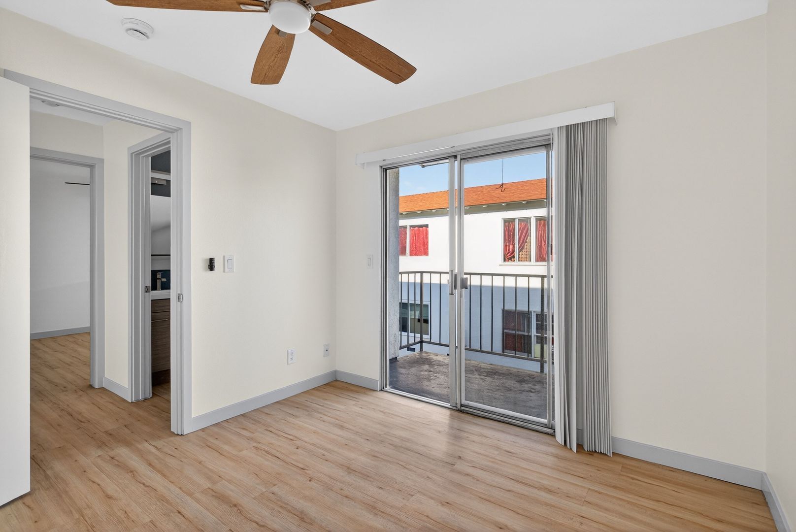 Building Photo - 921 Alamitos Ave