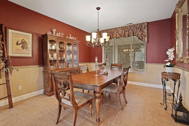Building Photo - 549 Glenbriar Cir
