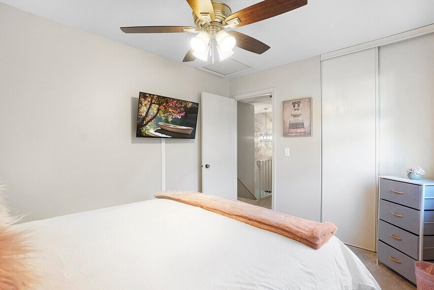 Building Photo - 346 Weatherford Ln