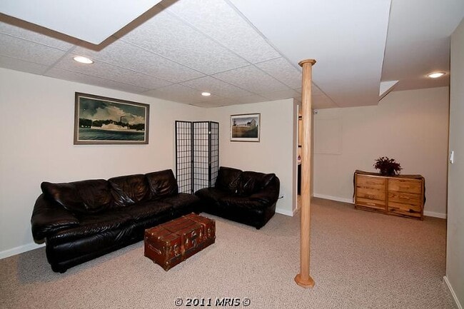 Building Photo - 10304 Snowpine Way