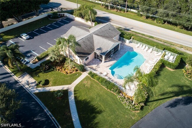 Building Photo - 774 Wiggins Lake Dr
