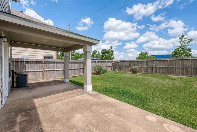 Building Photo - 18110 Shallow Leaf Ln
