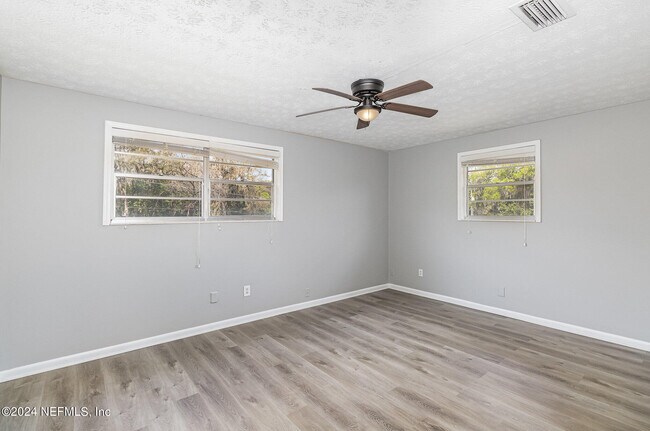 Building Photo - 2867 Holly Bay Rd