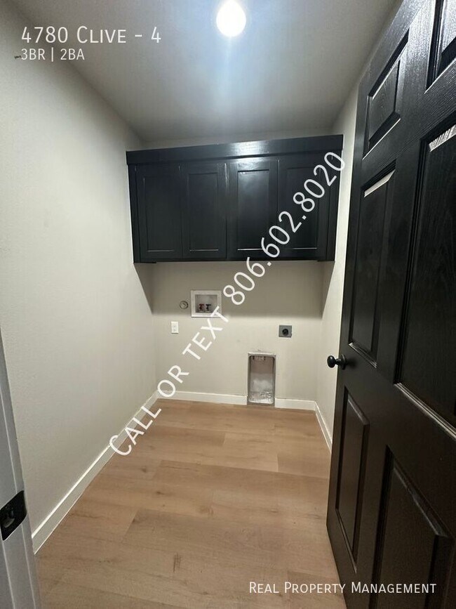 Building Photo - 4780 Clive-4