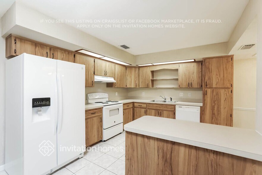 Building Photo - 1056 Galgano Ave