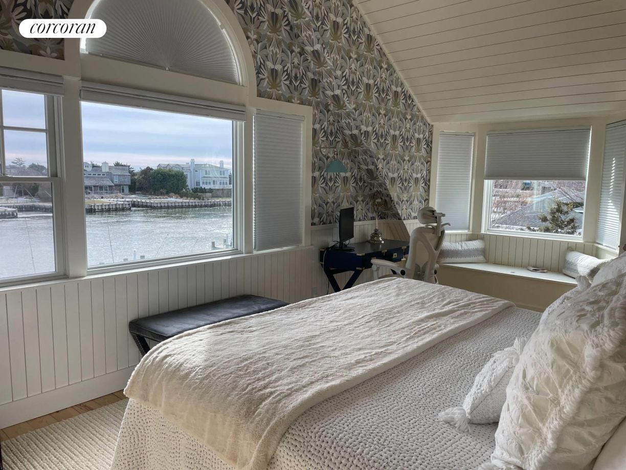 Building Photo - 33 Ogden Ln