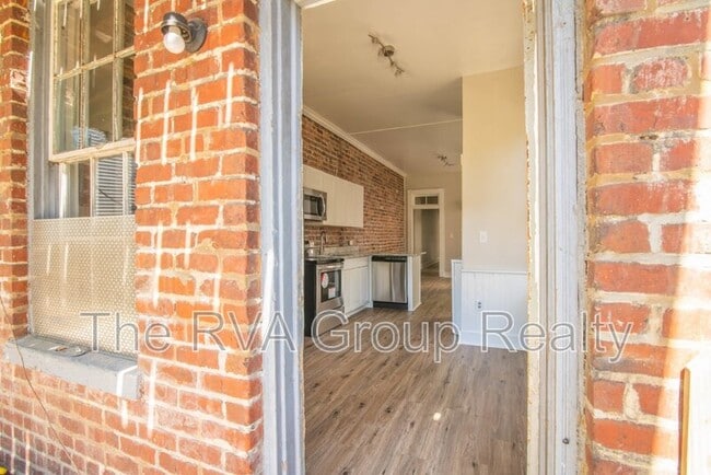 Building Photo - 609 N 27th St