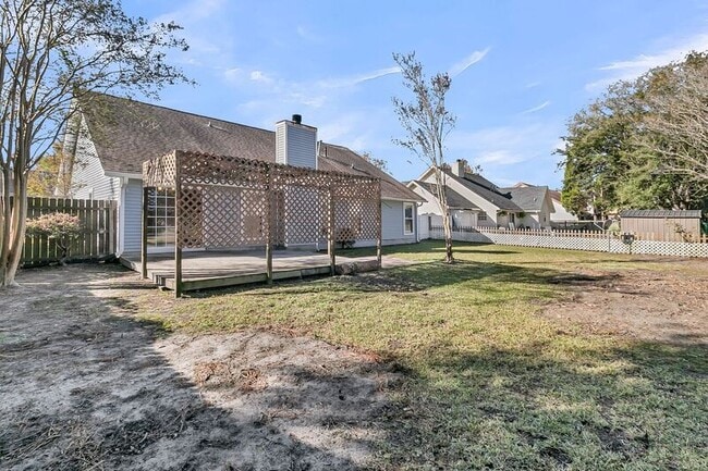 Building Photo - 111 Hopper Dr