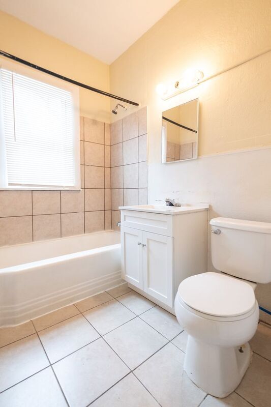 Building Photo - 72 Kensington Ave