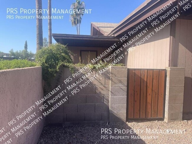 Building Photo - 922 S Acapulco Ln