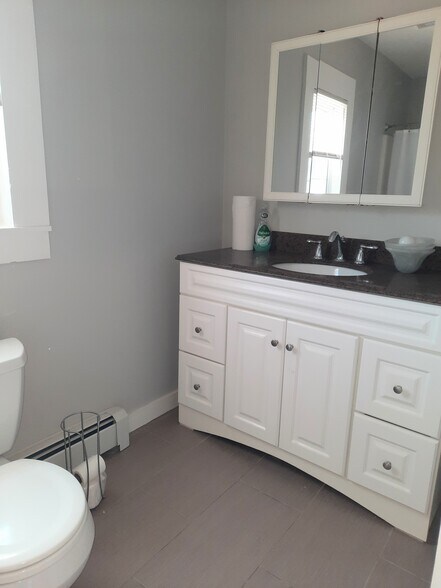 Building Photo - 30 Cherry St