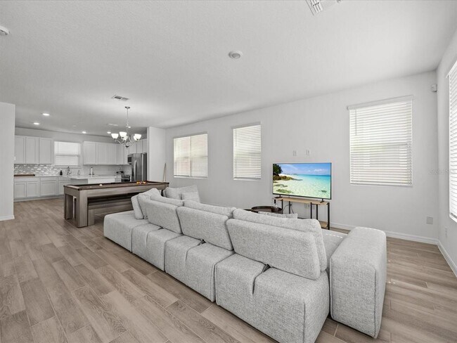 Building Photo - 6505 Cyrils Dr