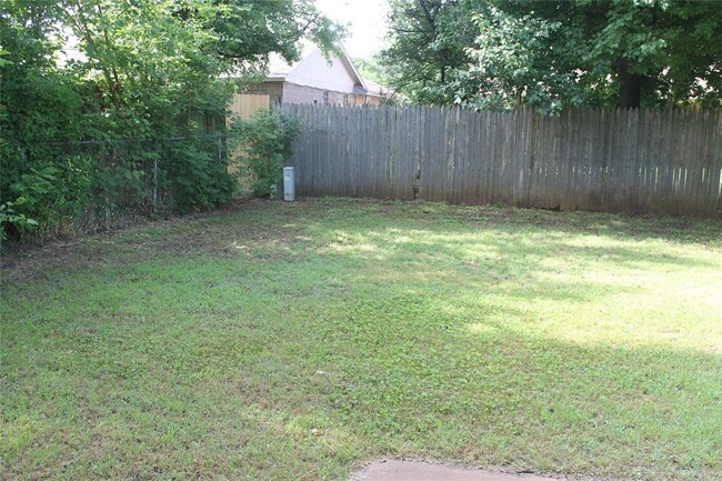 Building Photo - 2112 Bois De Arc Cir
