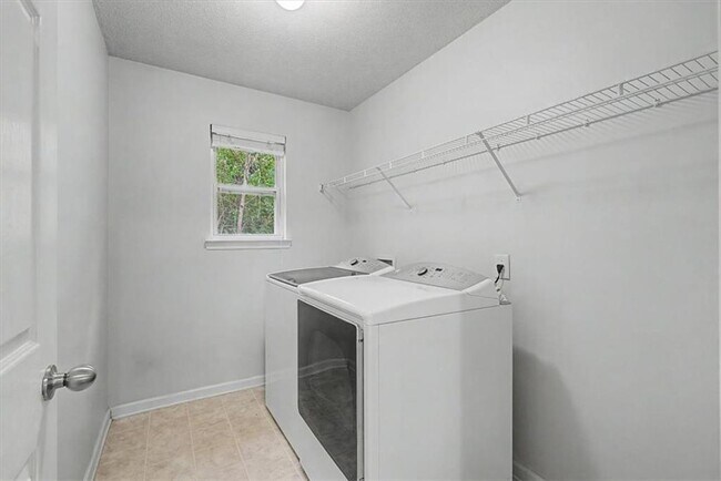 Building Photo - 1025 Balsam Wood Trail