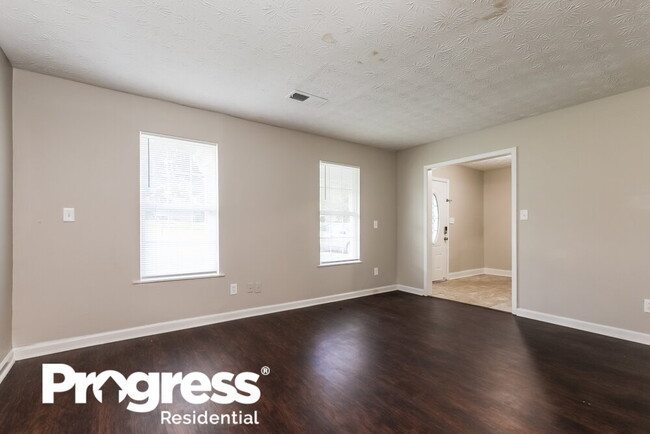 Building Photo - 2585 W Rd