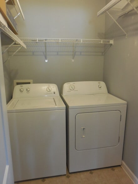 Building Photo - 309 Strawbridge Ln