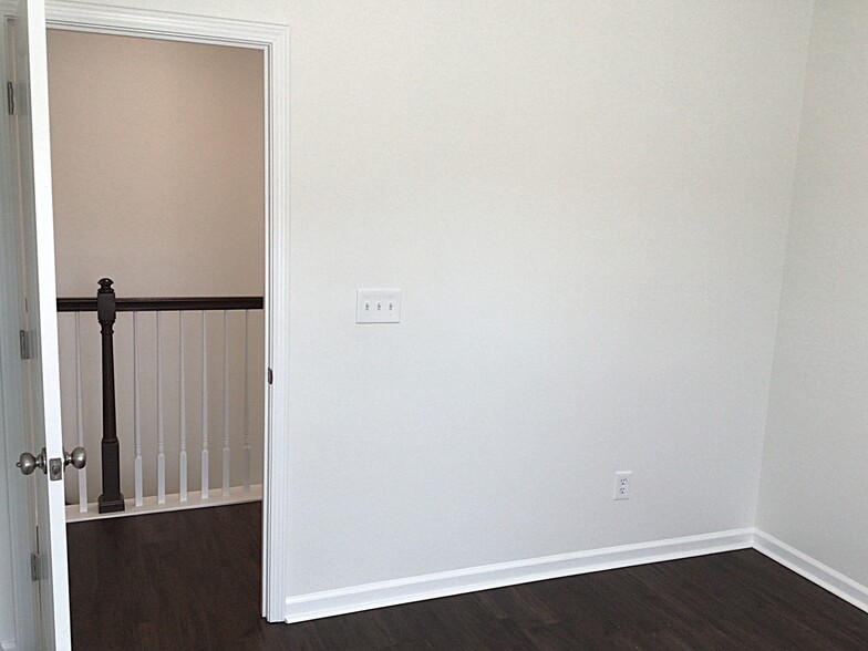Building Photo - 263 Mayfield Dr