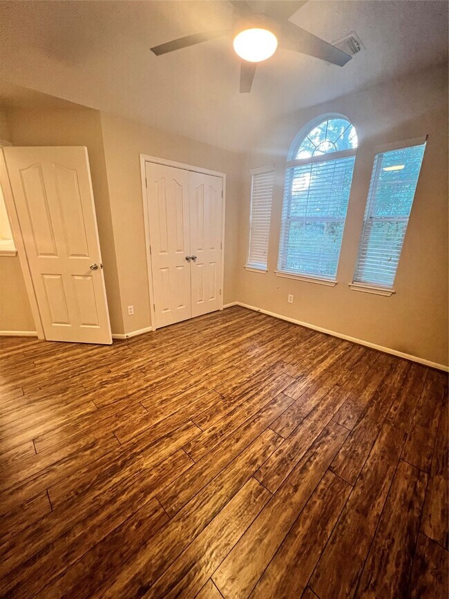 Building Photo - 15 Jewelsford Ct