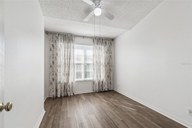 Building Photo - 571 Shoreham Ct NE