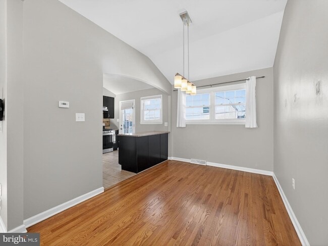 Building Photo - 1277 Beverly Rd