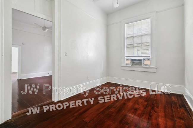 Building Photo - 2332 Ursulines Ave