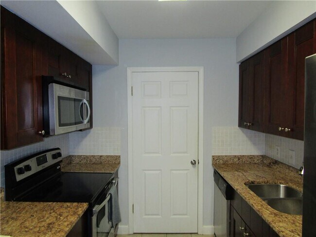 Building Photo - 4003 Wingate Way