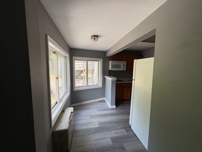 Building Photo - Main Bethel Apartments (144)