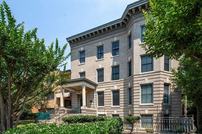 Building Photo - 1323 Clifton St NW